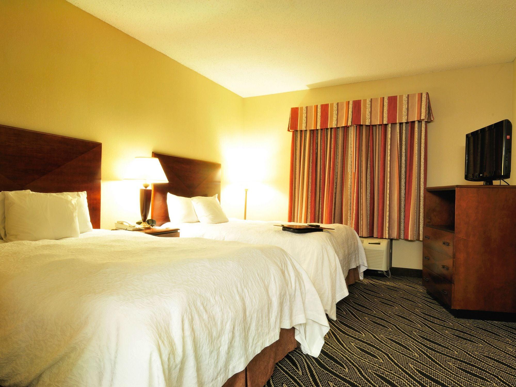 Hampton Inn Fayetteville Bagian luar foto