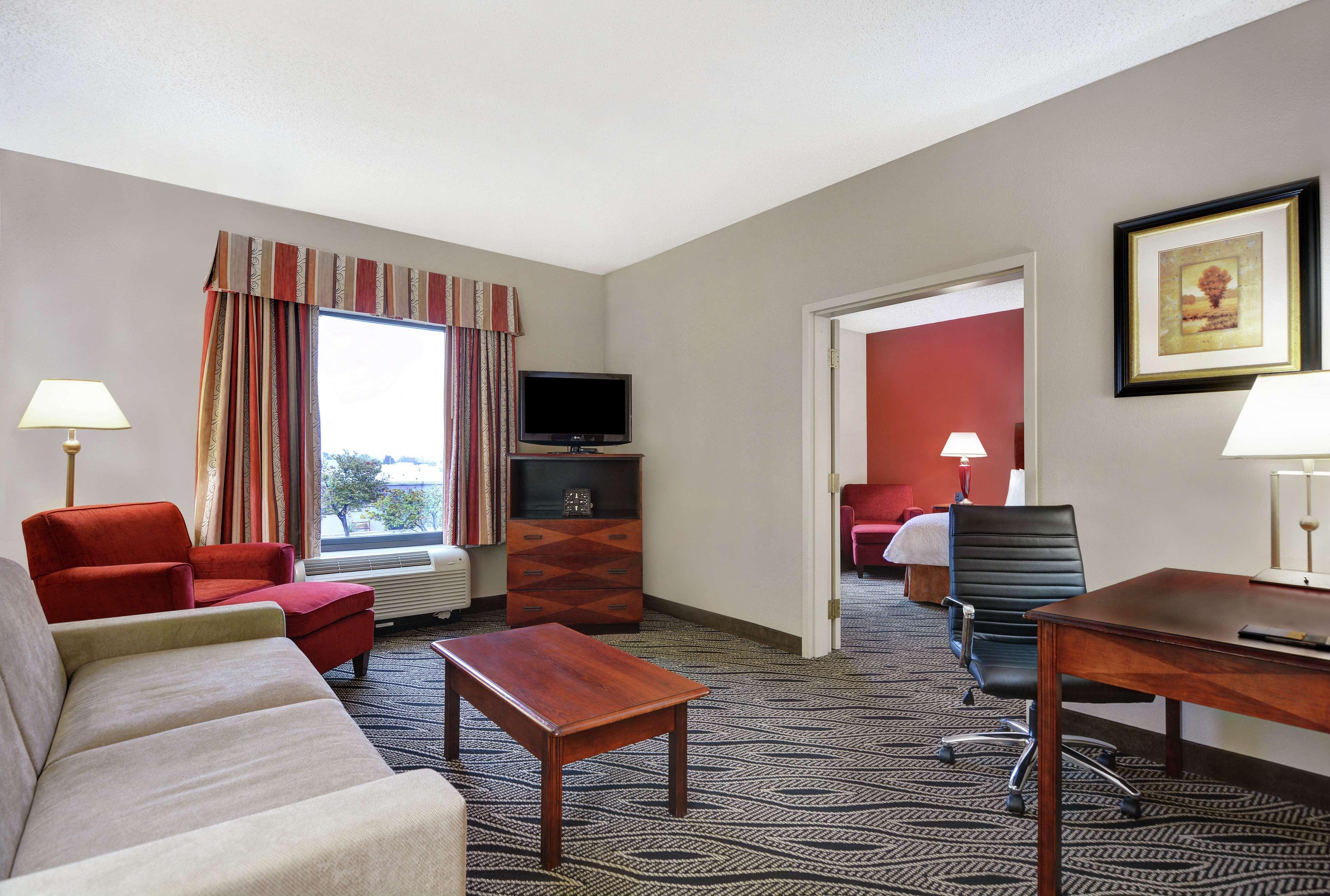 Hampton Inn Fayetteville Bagian luar foto