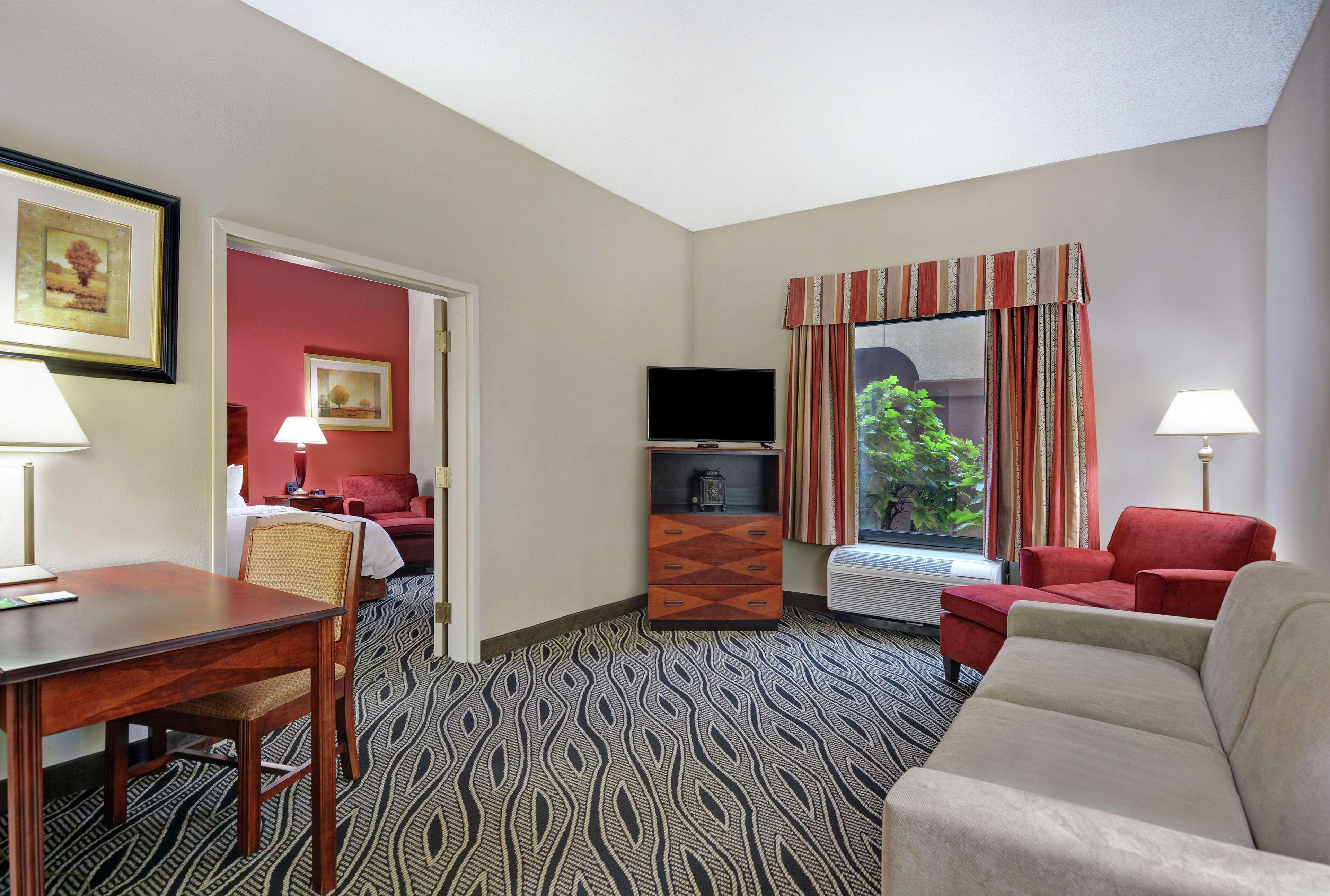 Hampton Inn Fayetteville Bagian luar foto