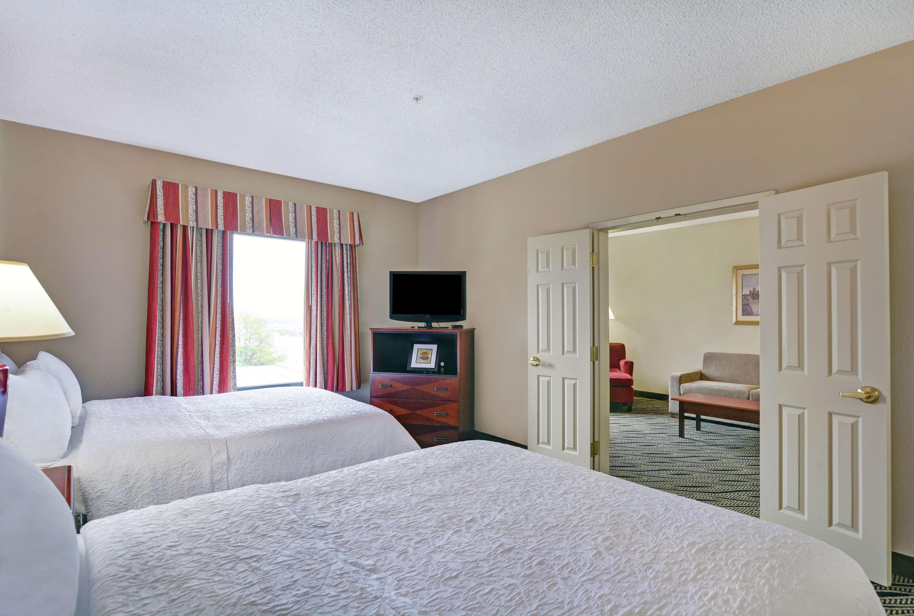 Hampton Inn Fayetteville Bagian luar foto