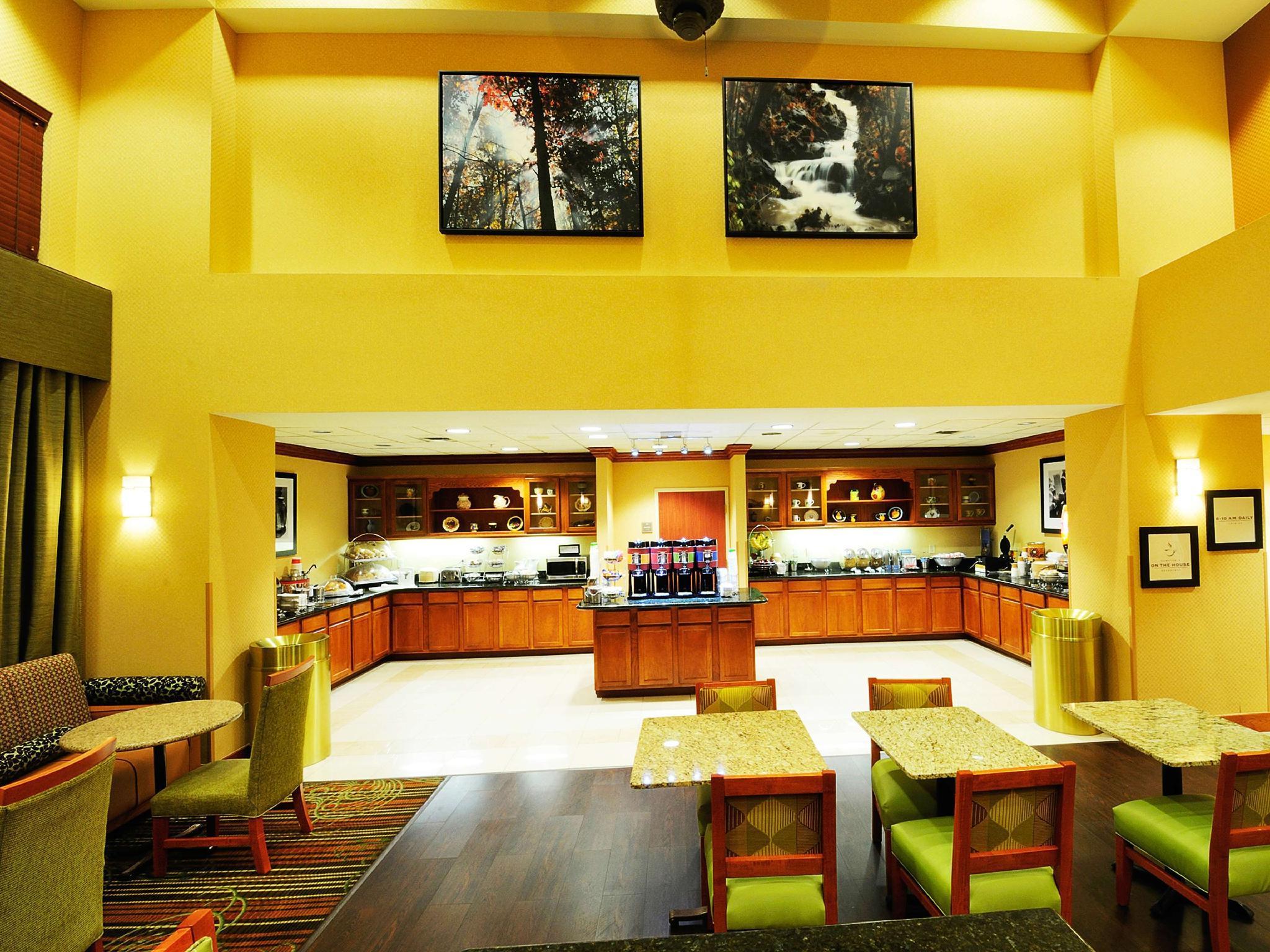 Hampton Inn Fayetteville Bagian luar foto