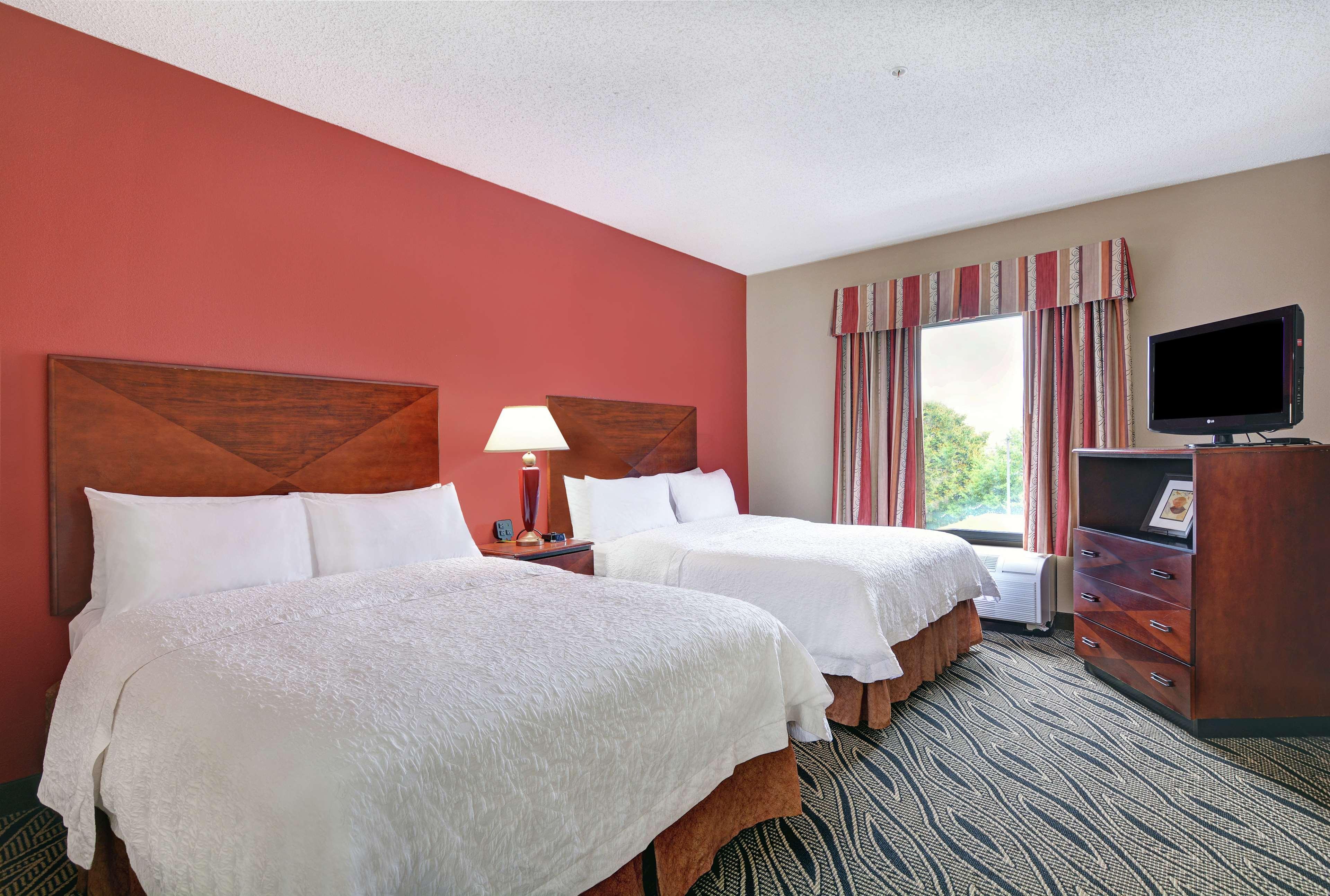 Hampton Inn Fayetteville Bagian luar foto