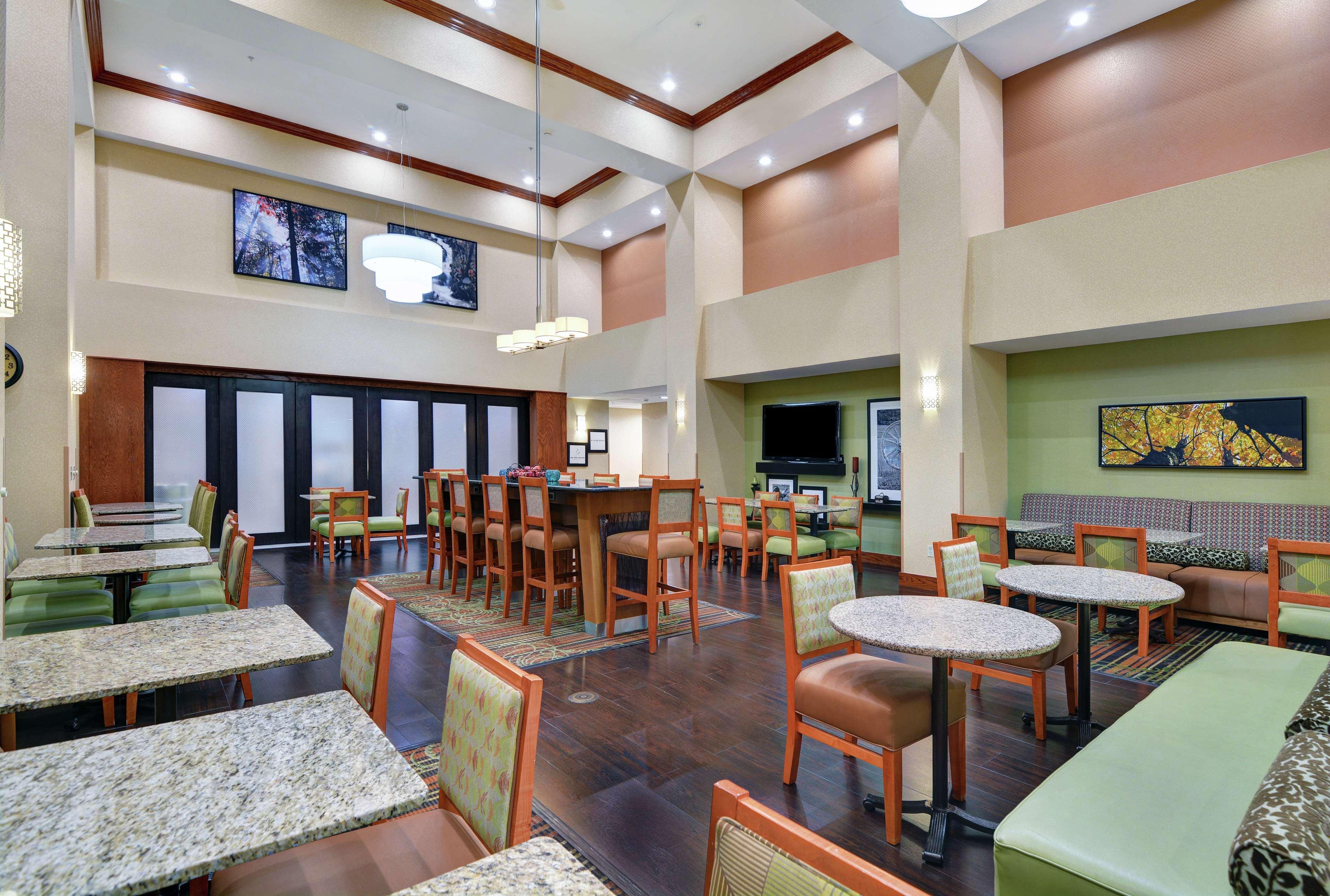Hampton Inn Fayetteville Bagian luar foto