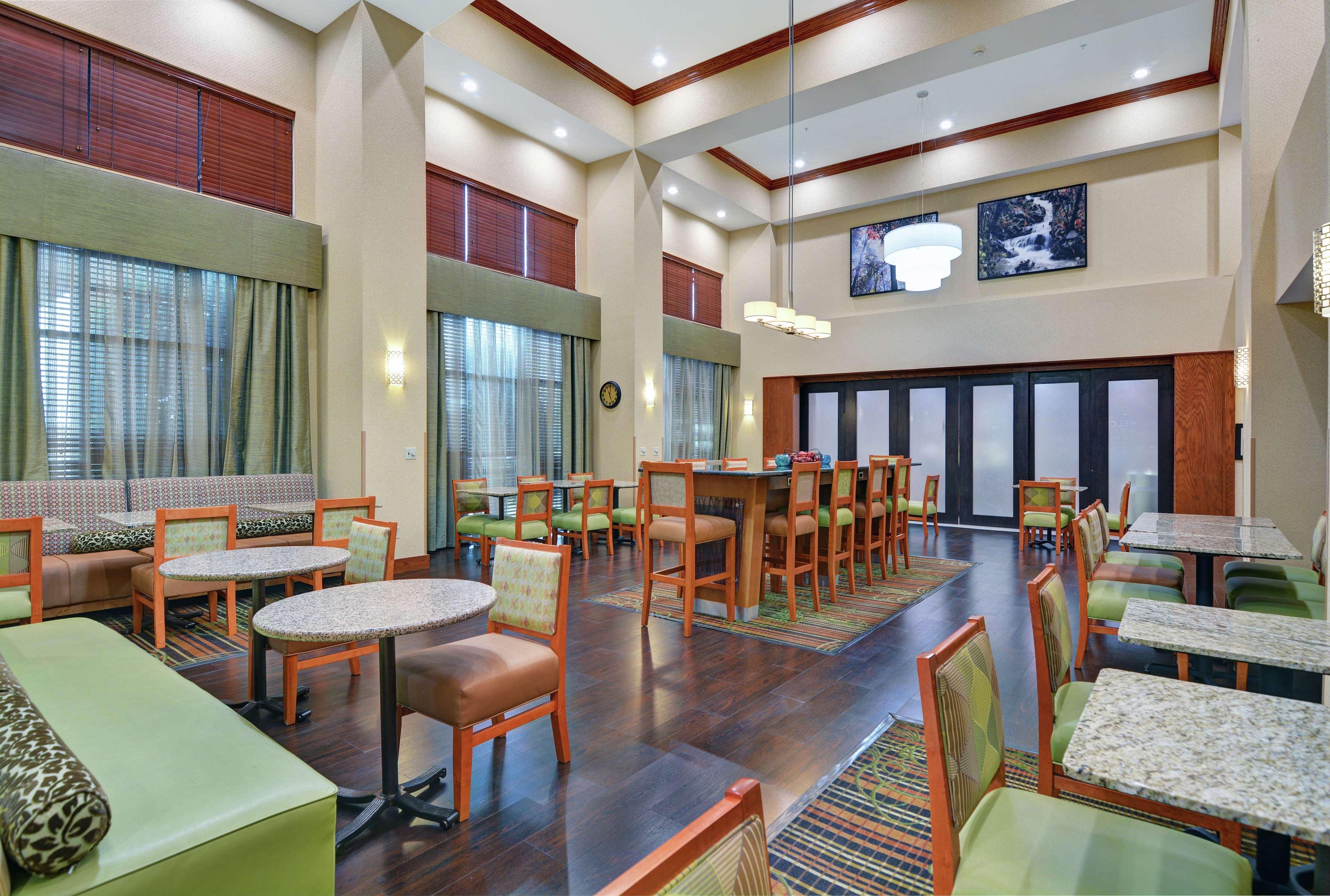 Hampton Inn Fayetteville Bagian luar foto