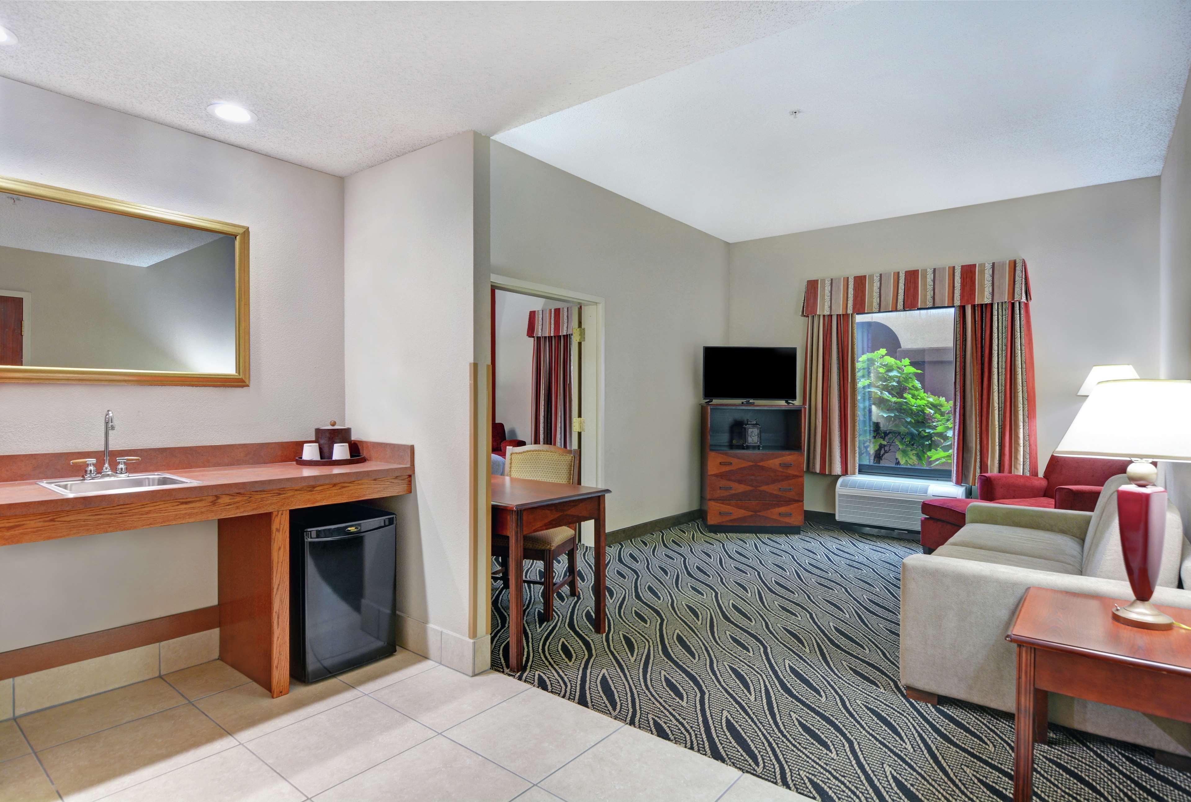 Hampton Inn Fayetteville Bagian luar foto