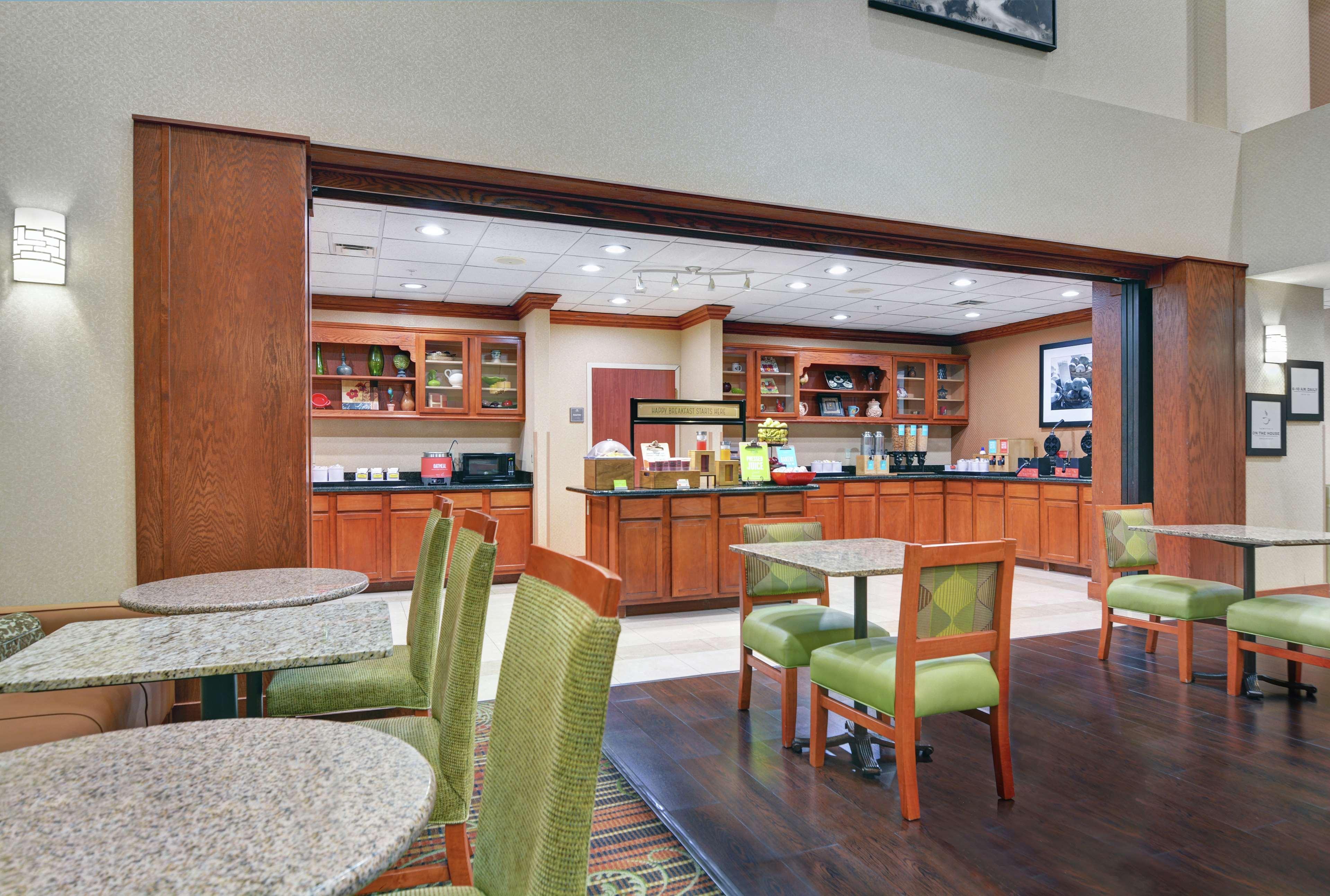Hampton Inn Fayetteville Bagian luar foto