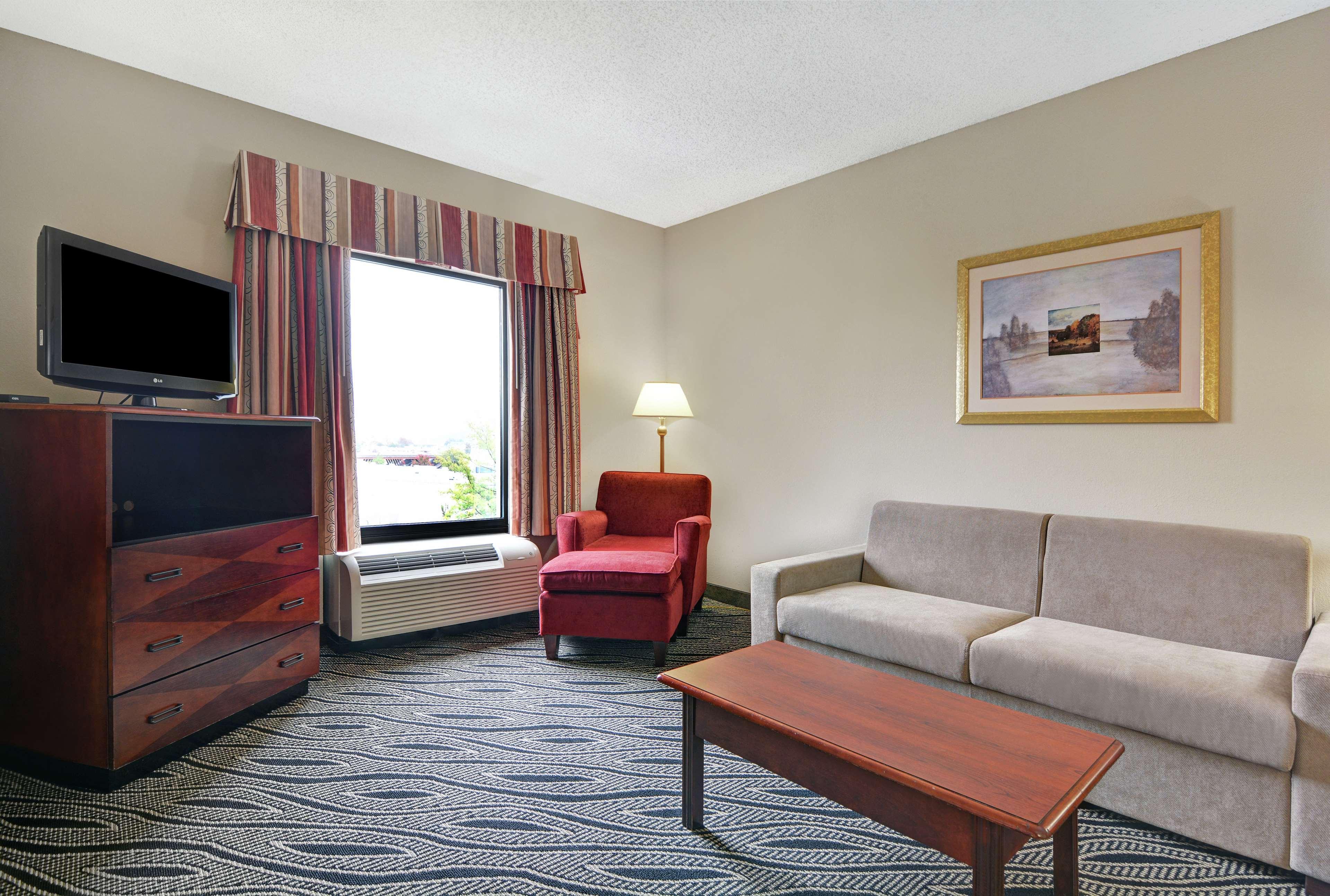 Hampton Inn Fayetteville Bagian luar foto