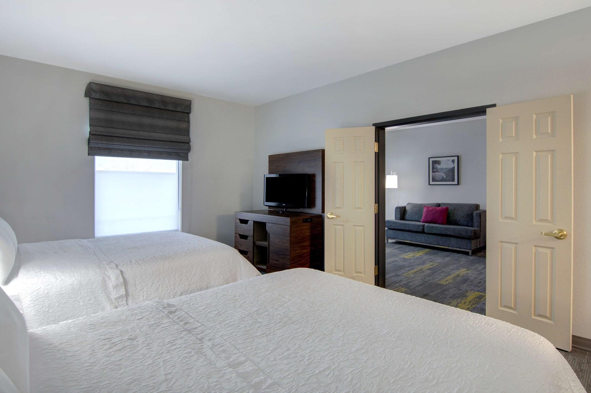 Hampton Inn Fayetteville Bagian luar foto