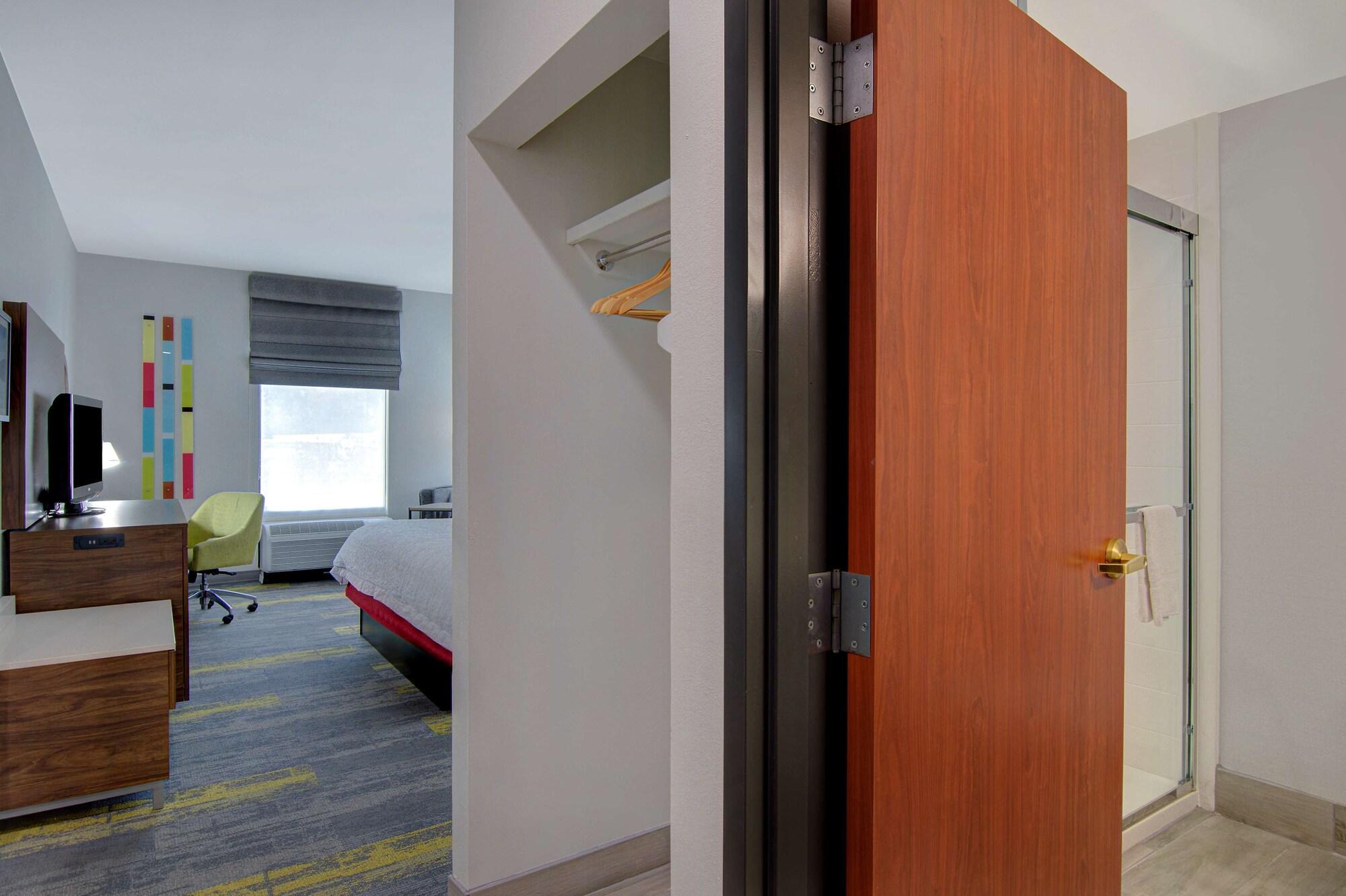 Hampton Inn Fayetteville Bagian luar foto