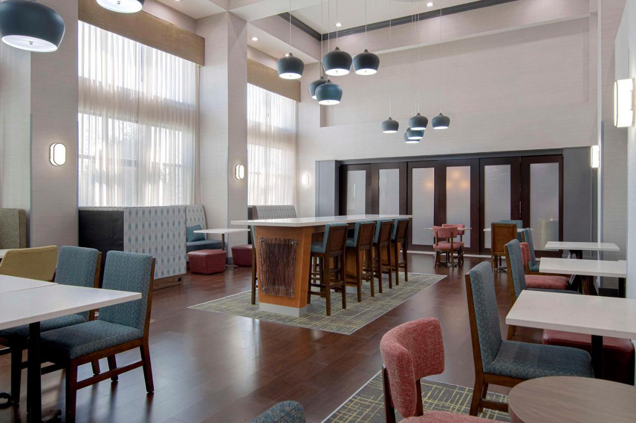 Hampton Inn Fayetteville Bagian luar foto