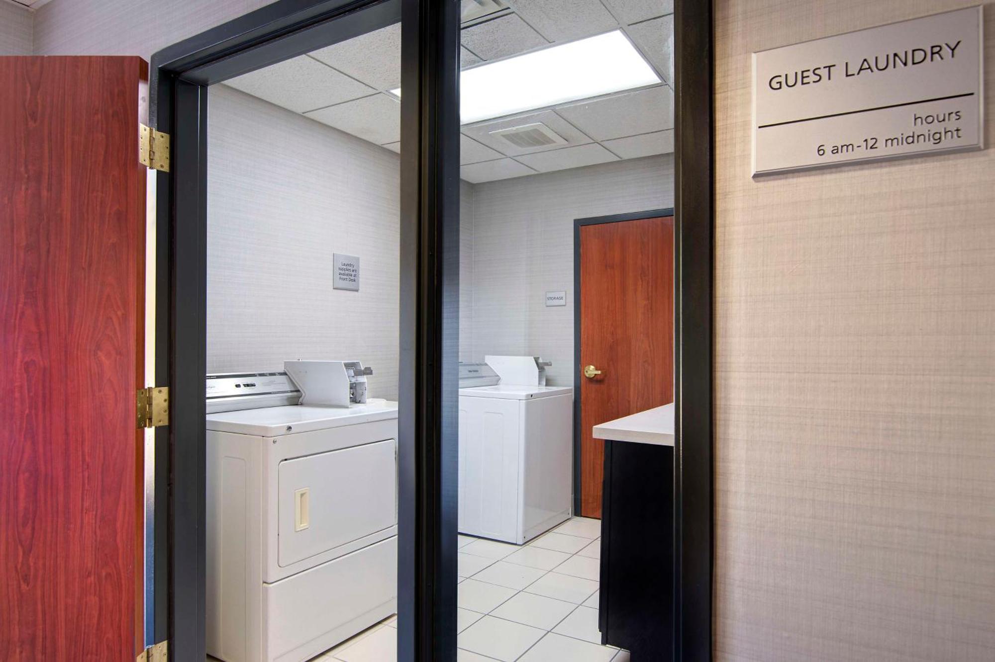 Hampton Inn Fayetteville Bagian luar foto