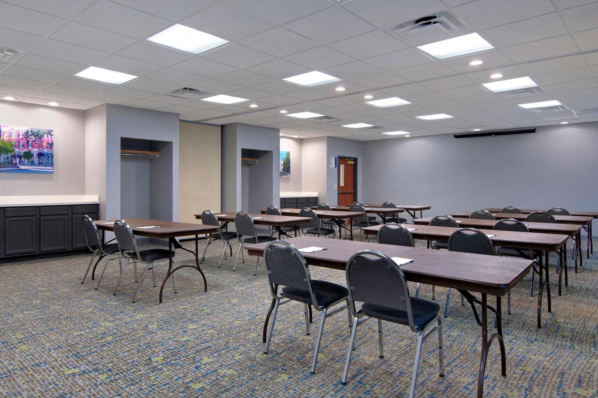 Hampton Inn Fayetteville Bagian luar foto