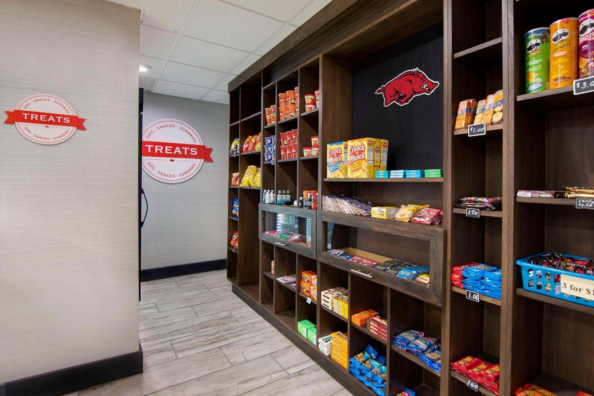 Hampton Inn Fayetteville Bagian luar foto